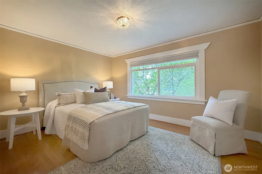2448 1st Avenue W Seattle WA 98119