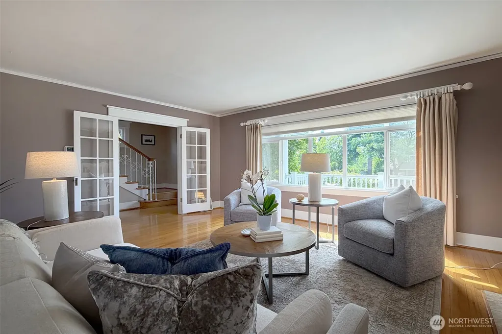 2448 1st Avenue W Seattle WA 98119