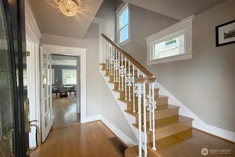 2448 1st Avenue W Seattle WA 98119