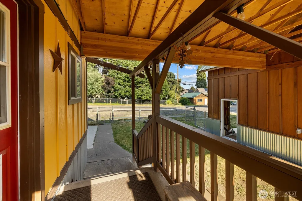 301 W 4th Street Cle Elum WA 98922