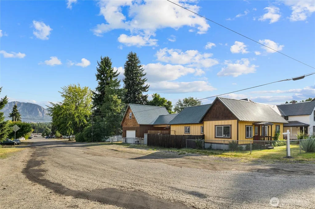 301 W 4th Street Cle Elum WA 98922