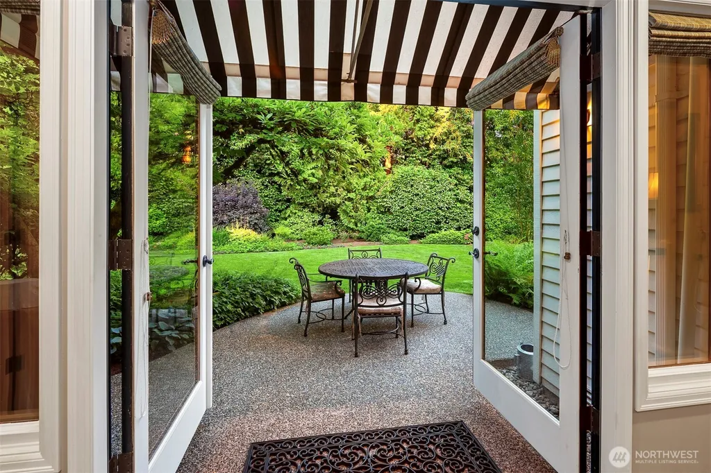 4140 W Mercer Mercer Island WA 98040