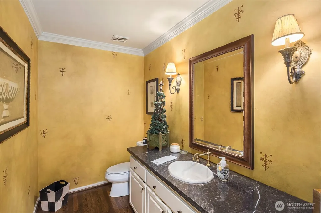 4140 W Mercer Mercer Island WA 98040