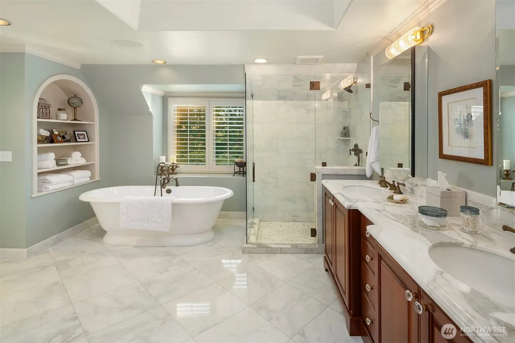 4140 W Mercer Mercer Island WA 98040