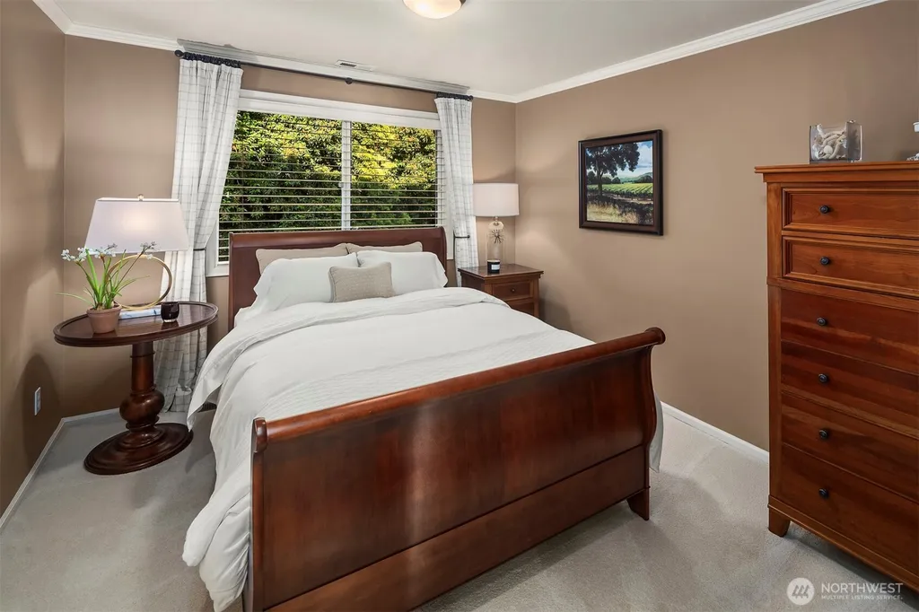 4140 W Mercer Mercer Island WA 98040
