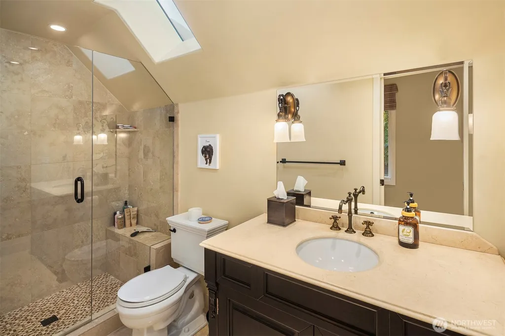 4140 W Mercer Mercer Island WA 98040