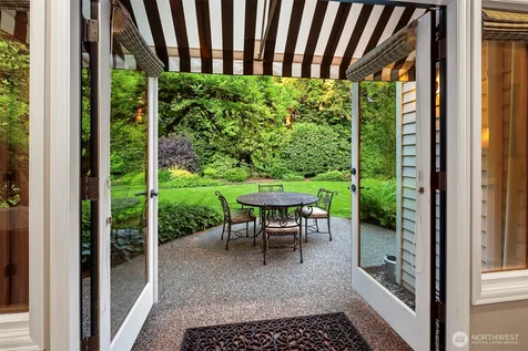 4140 W Mercer Mercer Island WA 98040