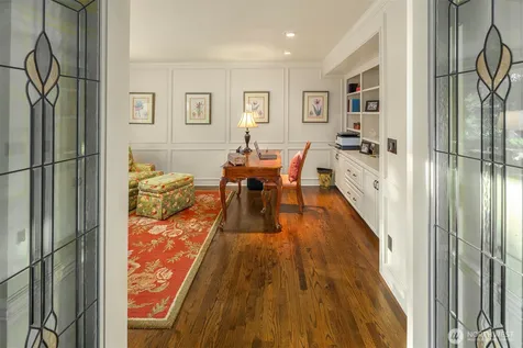 4140 W Mercer Mercer Island WA 98040