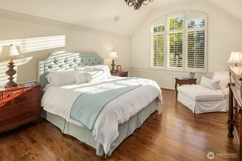 4140 W Mercer Mercer Island WA 98040