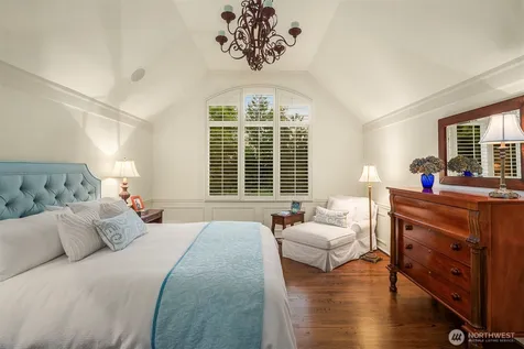 4140 W Mercer Mercer Island WA 98040