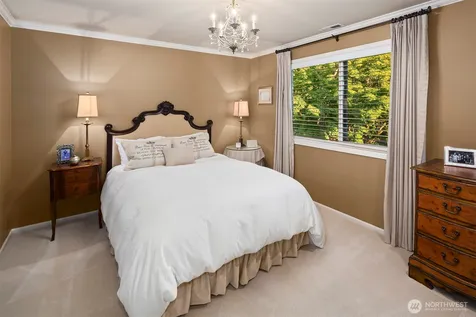 4140 W Mercer Mercer Island WA 98040