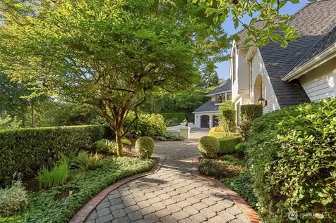 4140 W Mercer Mercer Island WA 98040