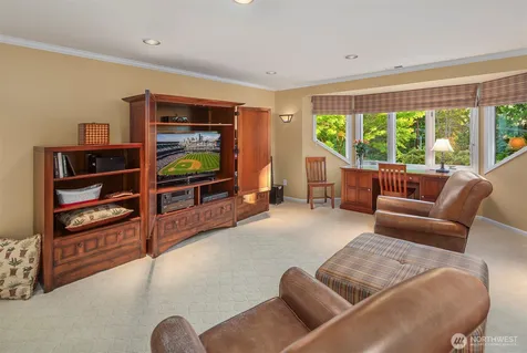 4140 W Mercer Mercer Island WA 98040