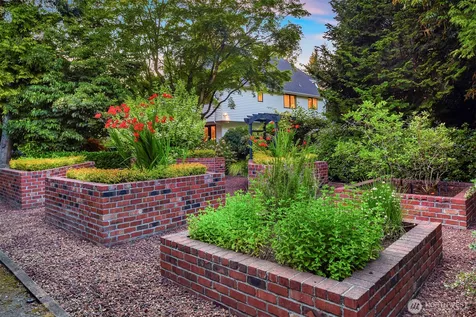 4140 W Mercer Mercer Island WA 98040