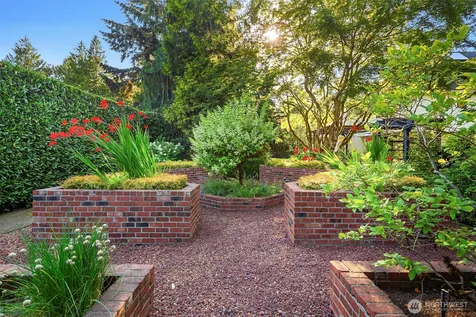 4140 W Mercer Mercer Island WA 98040