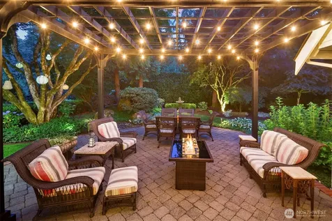 4140 W Mercer Mercer Island WA 98040