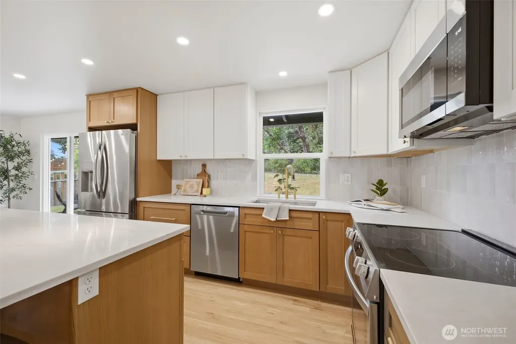 30032 5th Avenue SW Federal Way WA 98023