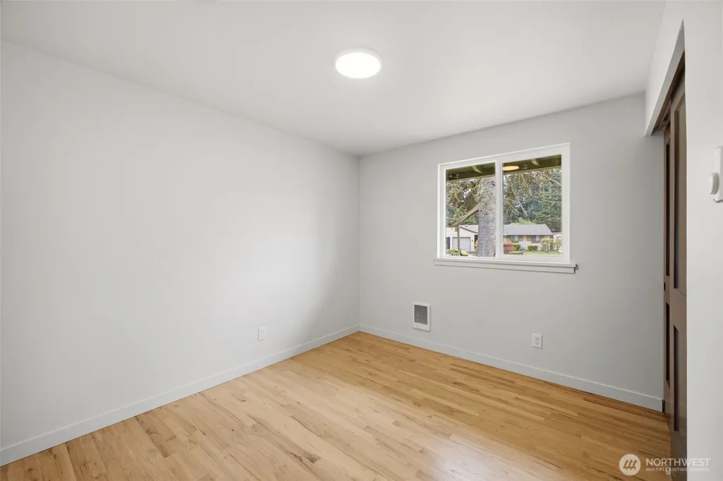 30032 5th Avenue SW Federal Way WA 98023