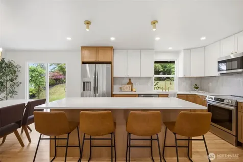 30032 5th Avenue SW Federal Way WA 98023