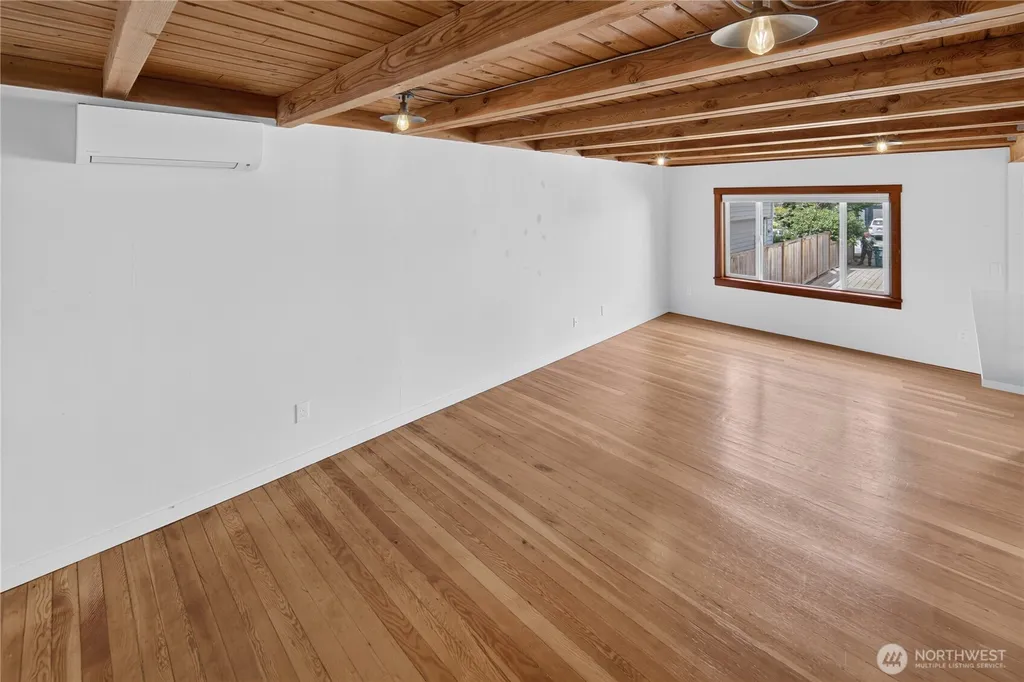 6538 11th Avenue NW Seattle WA 98117