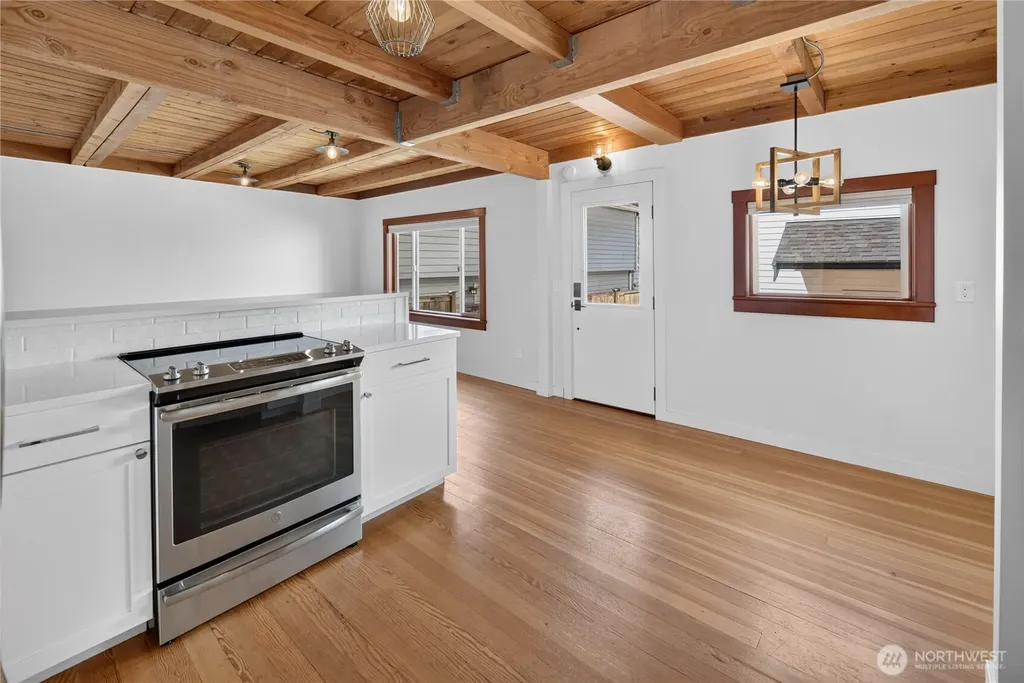 6538 11th Avenue NW Seattle WA 98117