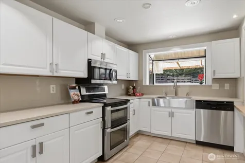 1817 SW 325th Place Federal Way WA 98023