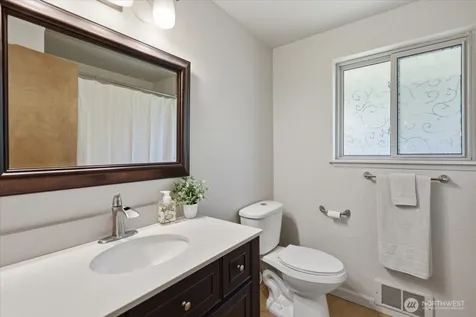 1817 SW 325th Place Federal Way WA 98023