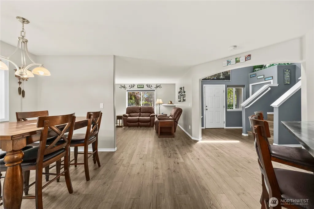1917 28th Avenue Ct SW Puyallup WA 98373