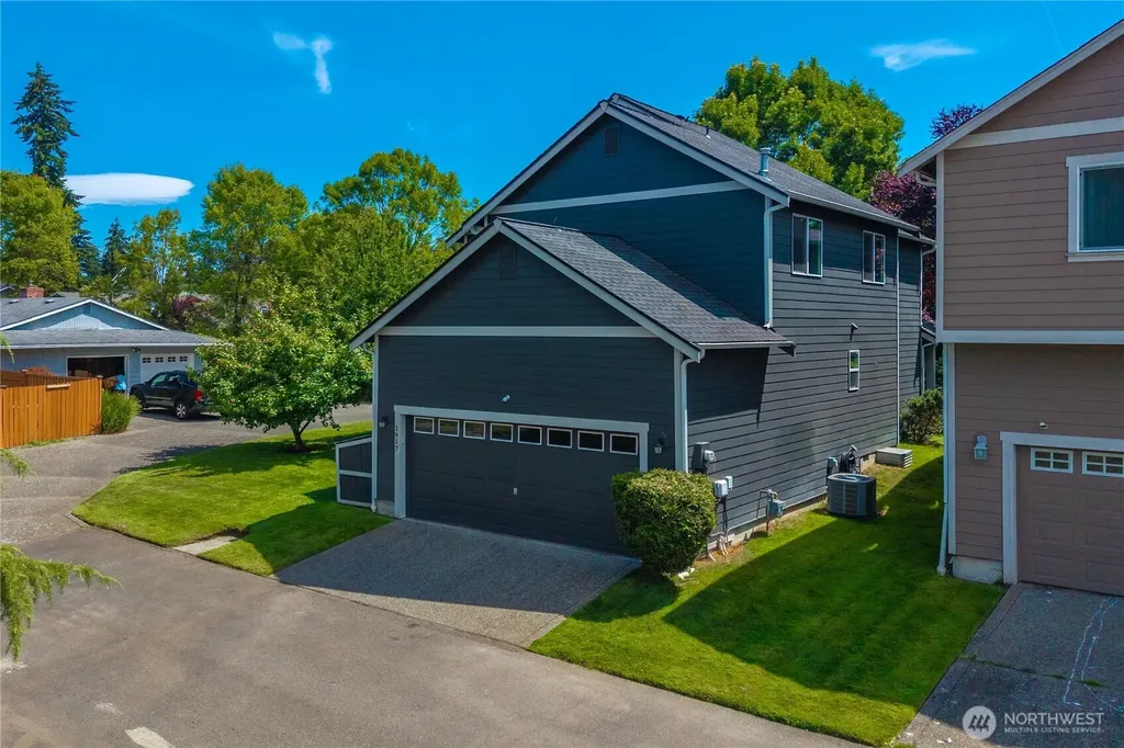 1917 28th Avenue Ct SW Puyallup WA 98373