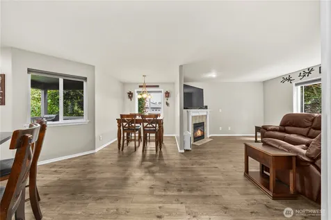 1917 28th Avenue Ct SW Puyallup WA 98373