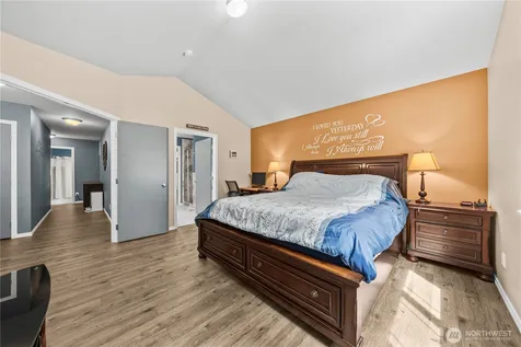 1917 28th Avenue Ct SW Puyallup WA 98373
