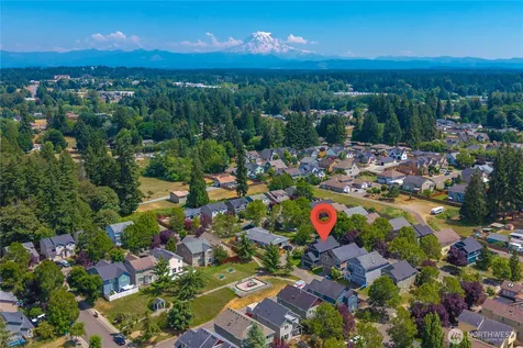 1917 28th Avenue Ct SW Puyallup WA 98373