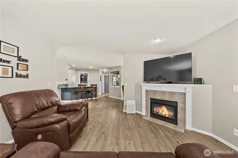 1917 28th Avenue Ct SW Puyallup WA 98373