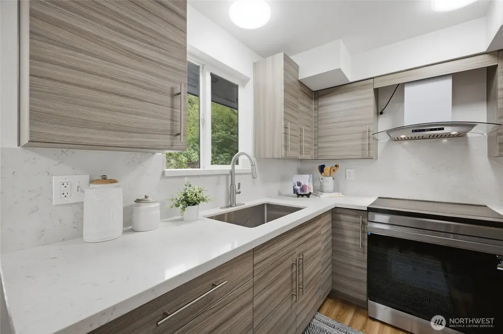 5922 23rd Avenue S Seattle WA 98108