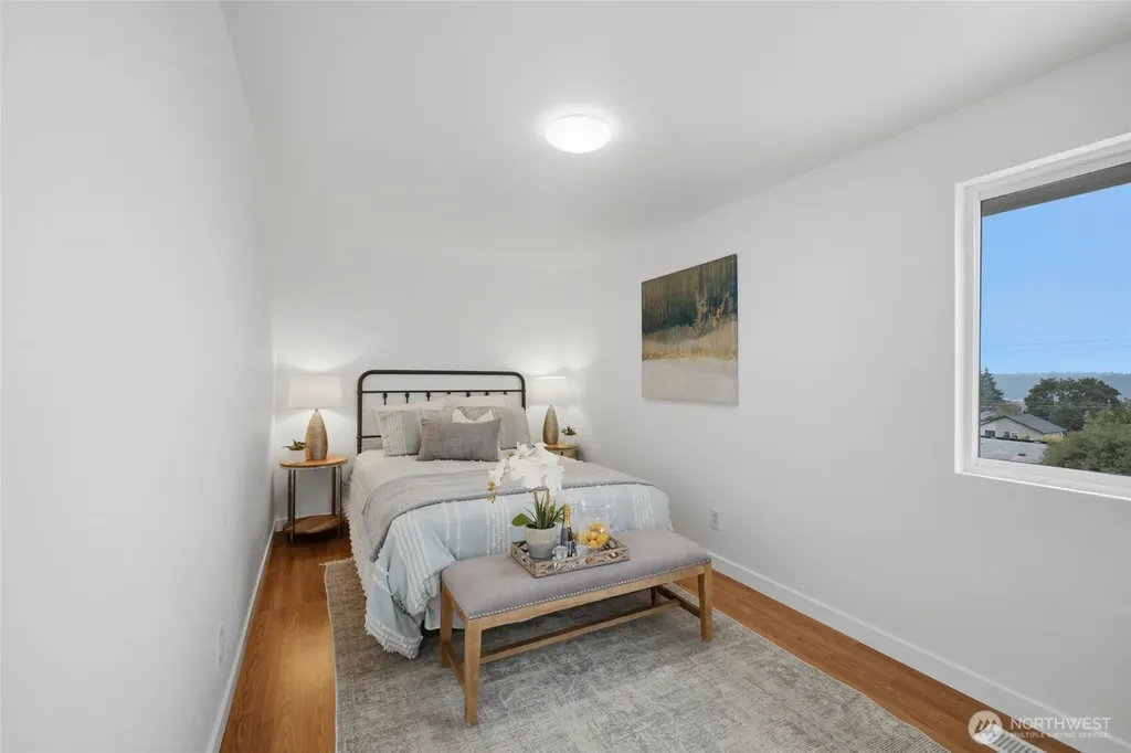 5922 23rd Avenue S Seattle WA 98108