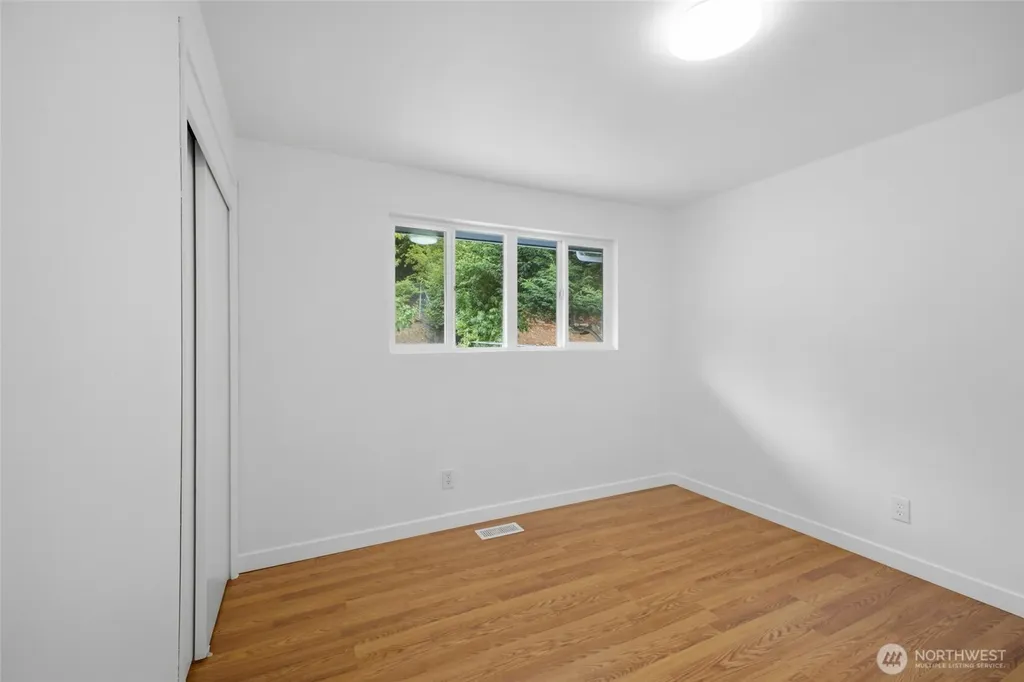 5922 23rd Avenue S Seattle WA 98108