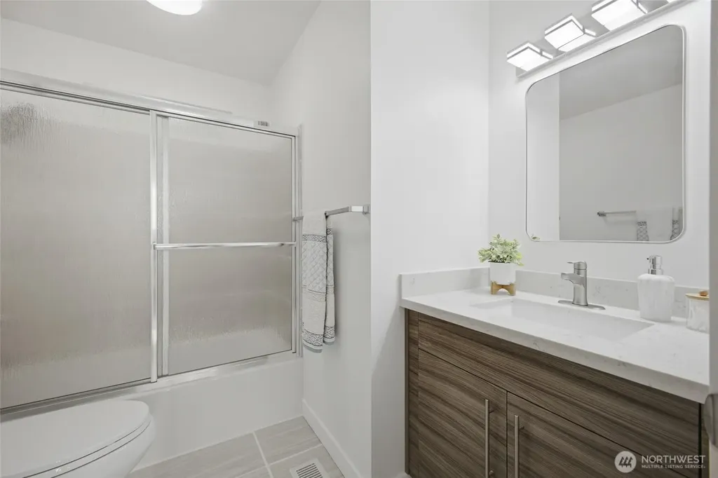 5922 23rd Avenue S Seattle WA 98108