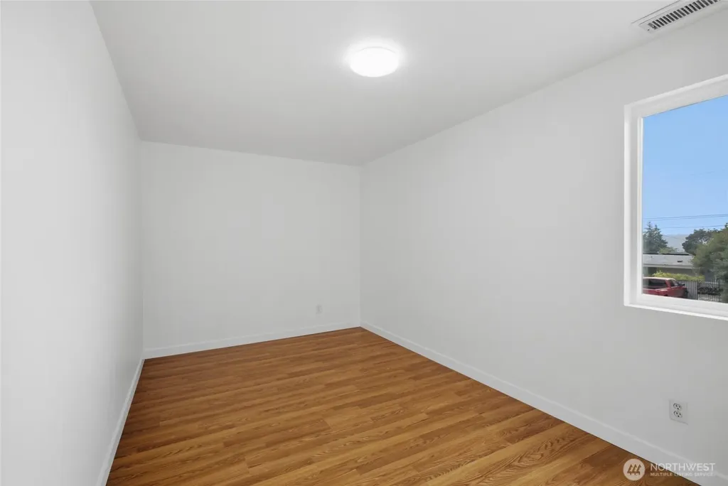 5922 23rd Avenue S Seattle WA 98108