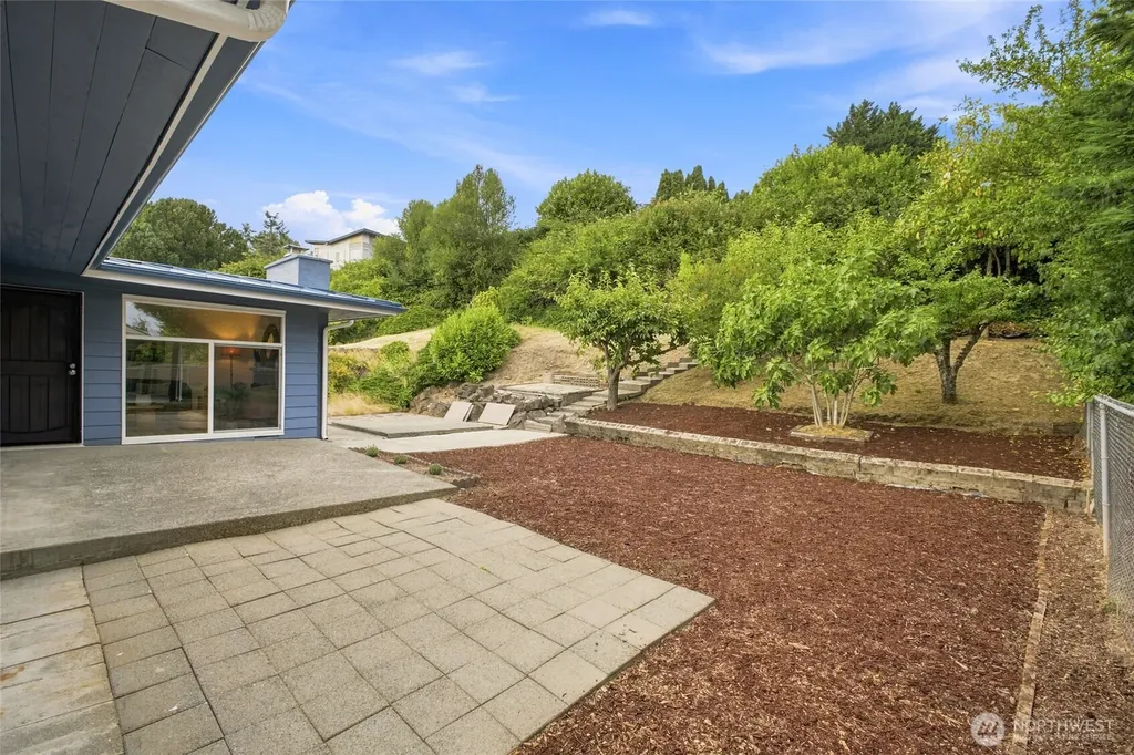 5922 23rd Avenue S Seattle WA 98108