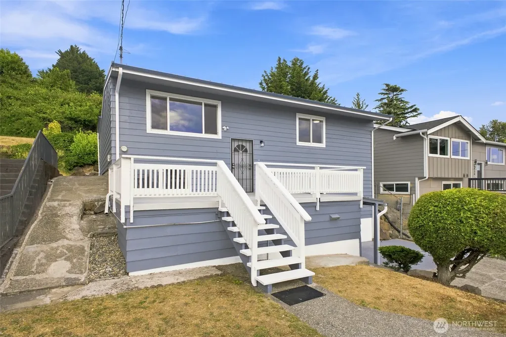 5922 23rd Avenue S Seattle WA 98108