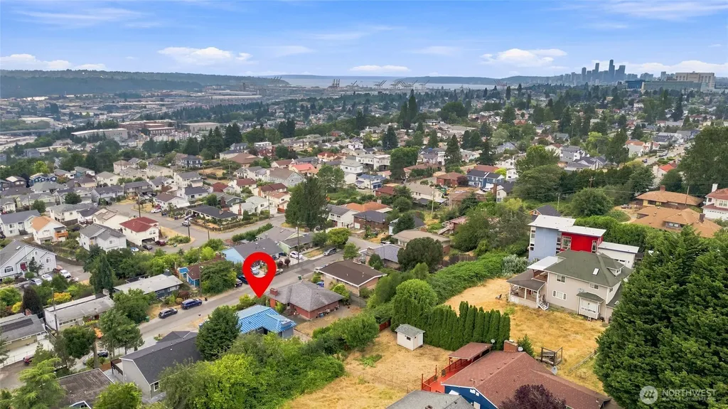 5922 23rd Avenue S Seattle WA 98108