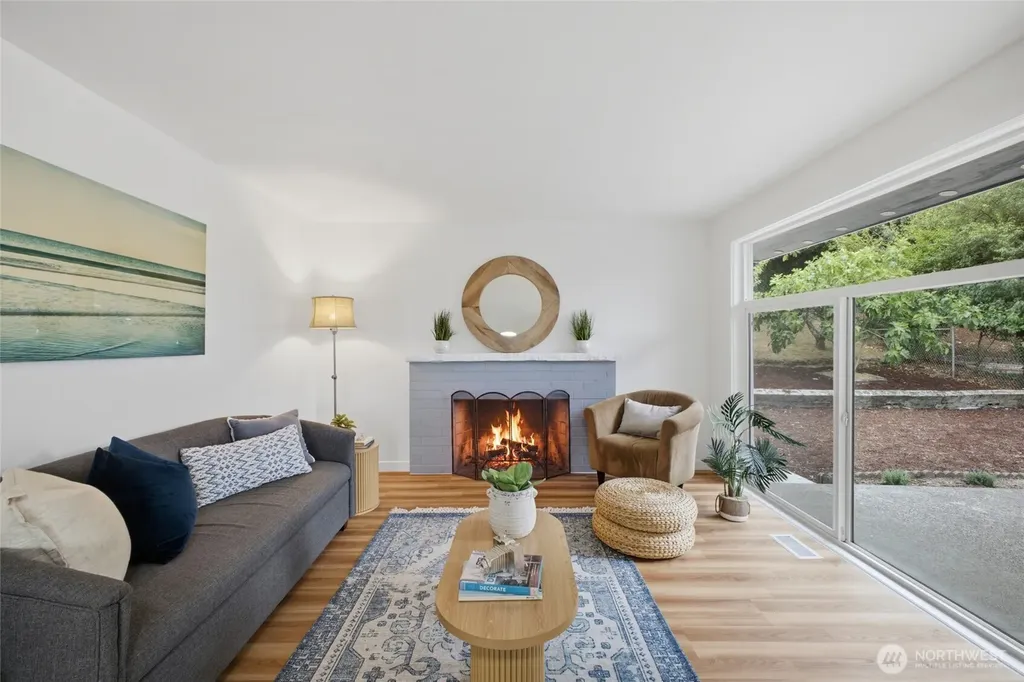 5922 23rd Avenue S Seattle WA 98108