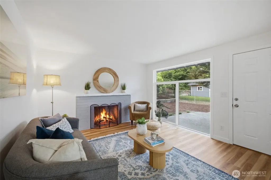 5922 23rd Avenue S Seattle WA 98108