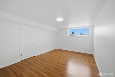 5922 23rd Avenue S Seattle WA 98108