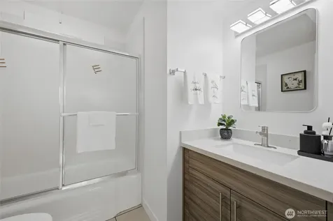 5922 23rd Avenue S Seattle WA 98108