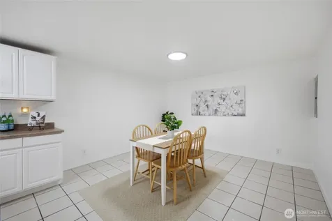 5922 23rd Avenue S Seattle WA 98108