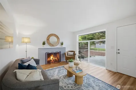5922 23rd Avenue S Seattle WA 98108