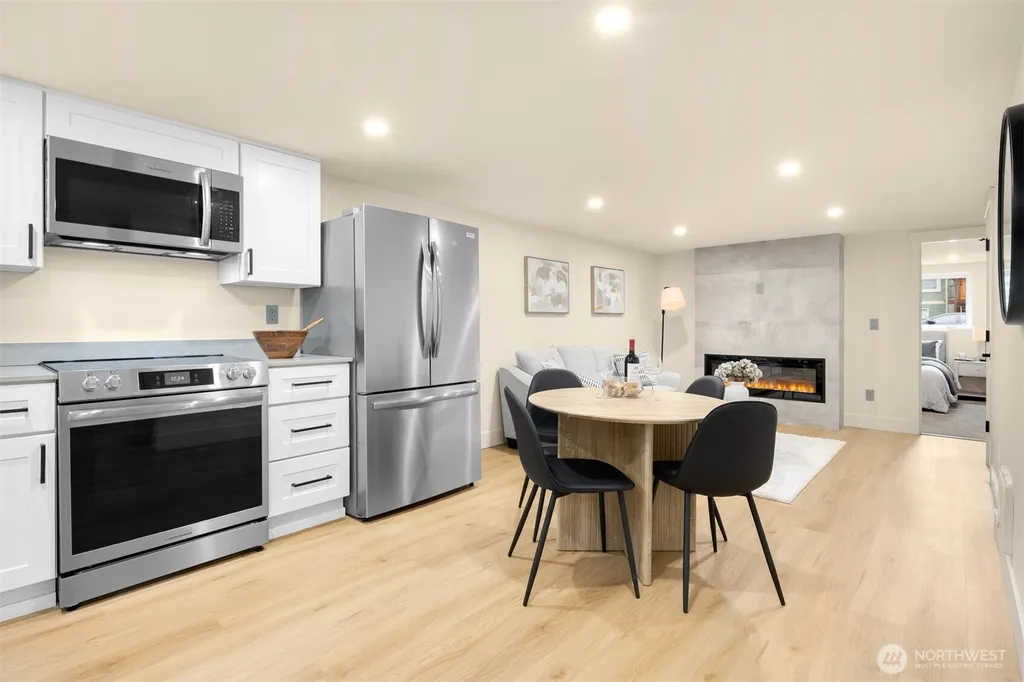 5520 Brooklyn Avenue NE Seattle WA 98105