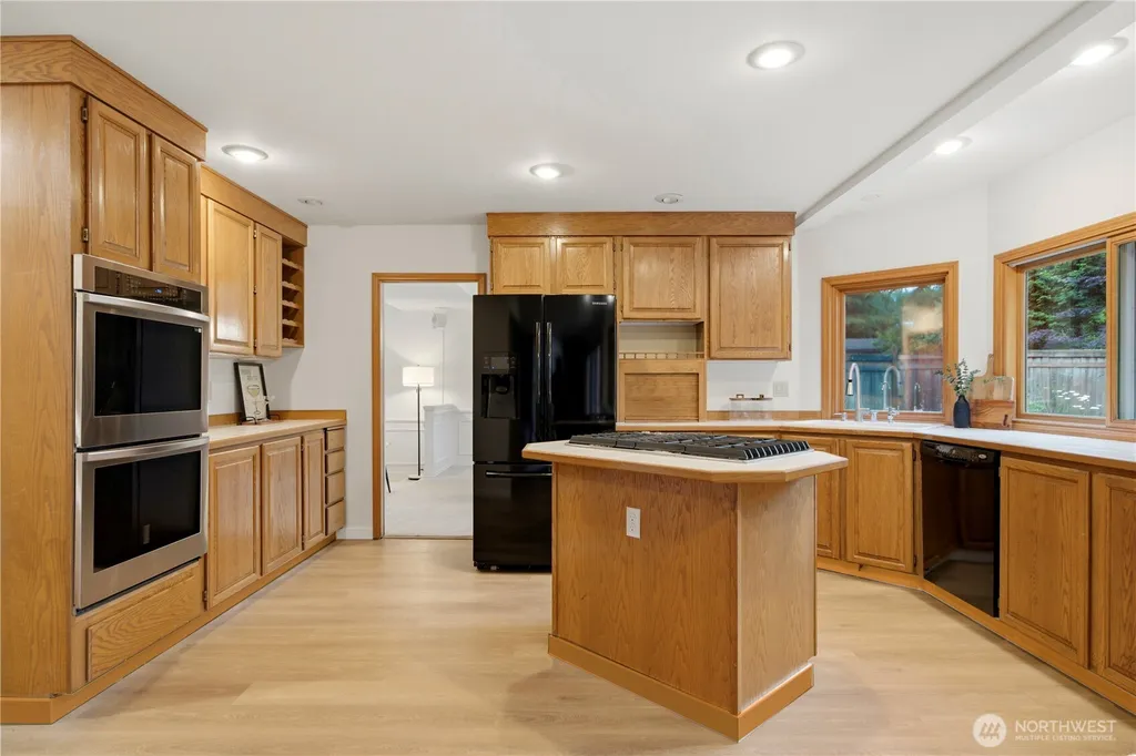 11607 SE 77th Place Newcastle WA 98056