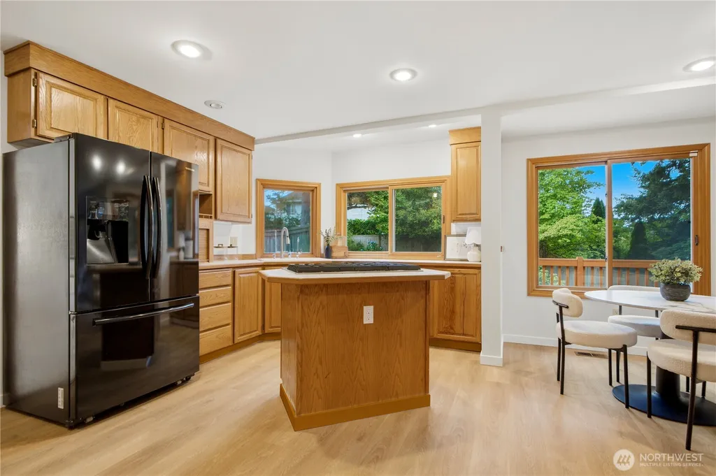 11607 SE 77th Place Newcastle WA 98056